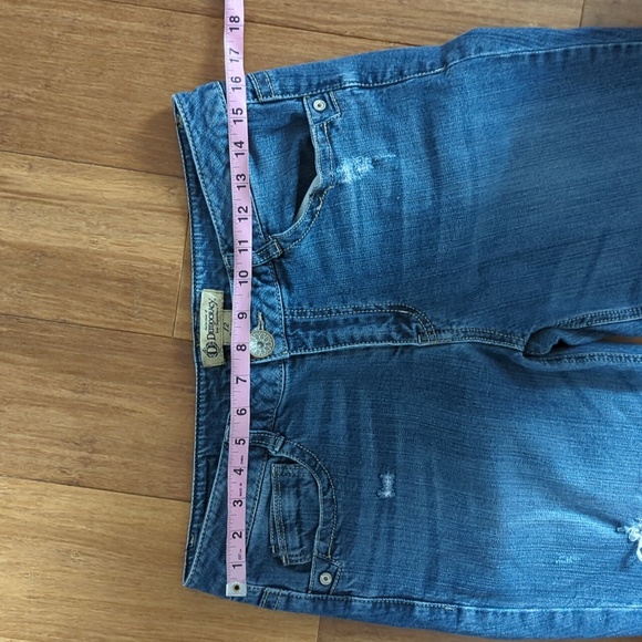 Democracy Patriot Straight Leg Distressed Jeans - Picture 3 of 9